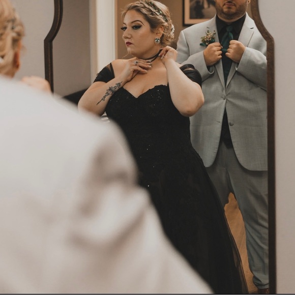 David’s bridal Black Embellished Wedding Gown - Picture 2 of 6